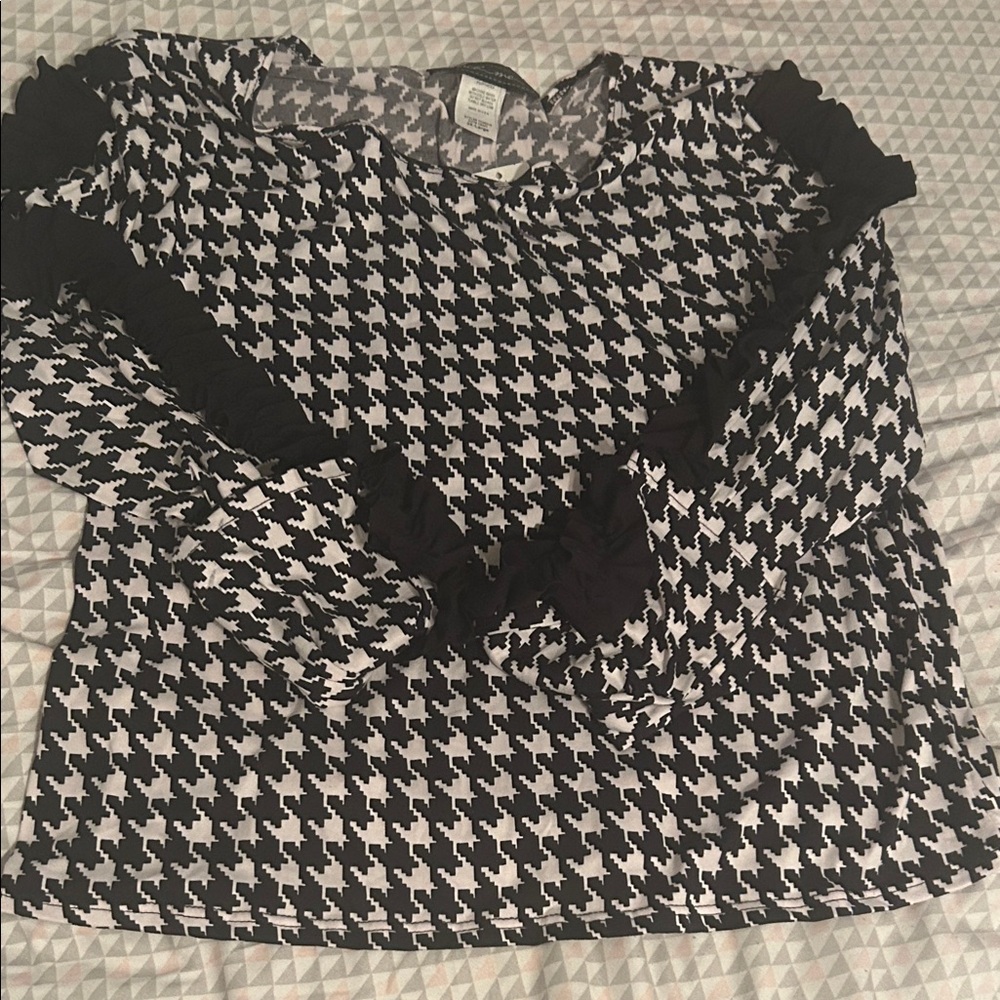 Black and White Houndstooth Women's Top